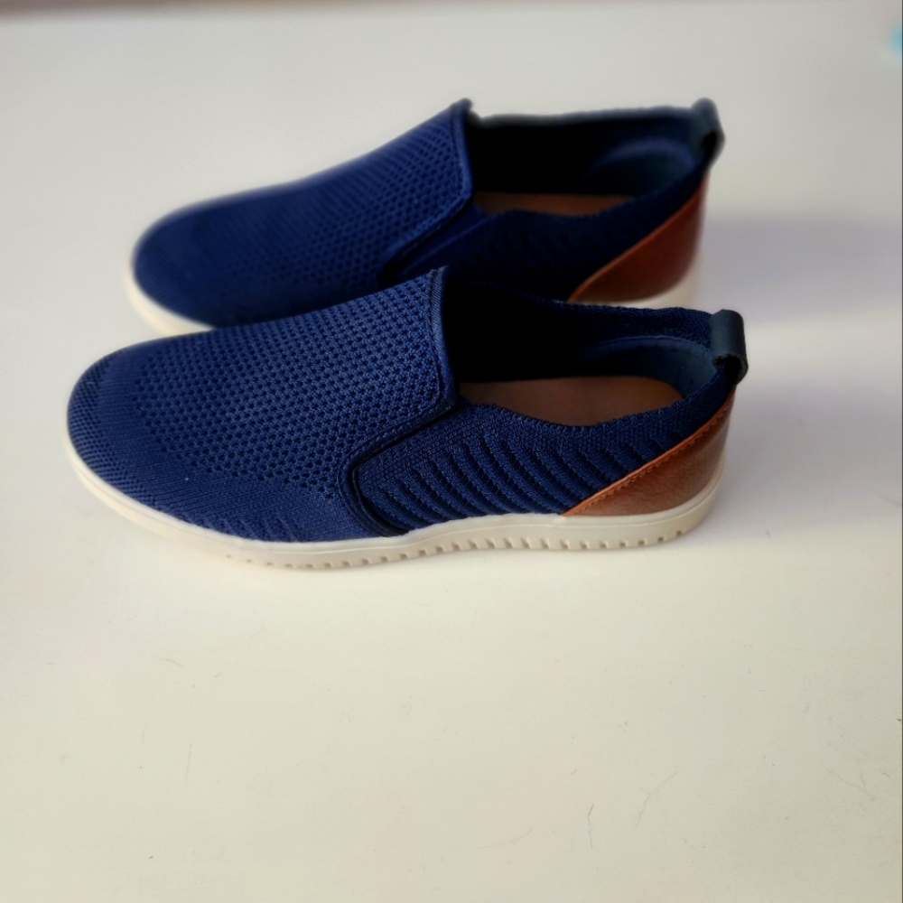 Steve Madden Navy B-PORT SLIP-ON SNEAKER Size 5 youth 7 women's
